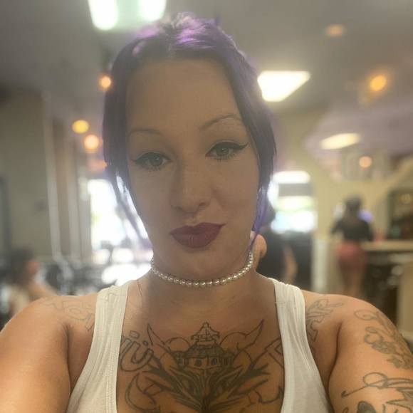 Meet your Posher, Kelly - Picture 1 of 1